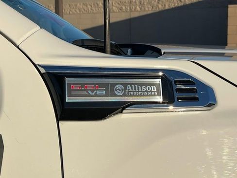 Used 2024 GMC Sierra 2500 SLE w/ SLE Convenience Package image 8