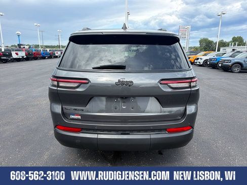 Used 2023 Jeep Grand Cherokee L Laredo AWD/4WD image 4