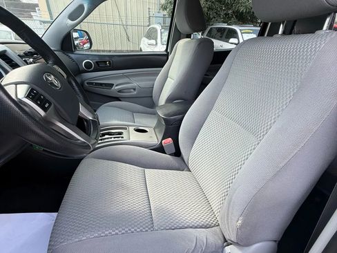 Used 2012 Toyota Tacoma PreRunner w/ SR5 Pkg image 13