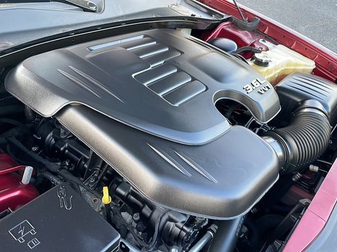 Used 2018 Chrysler 300 Touring image 28