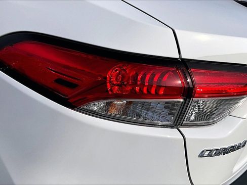 Used 2025 Toyota Corolla LE w/ LE Premium Package image 21