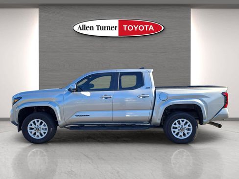 Used 2024 Toyota Tacoma SR5 image 10