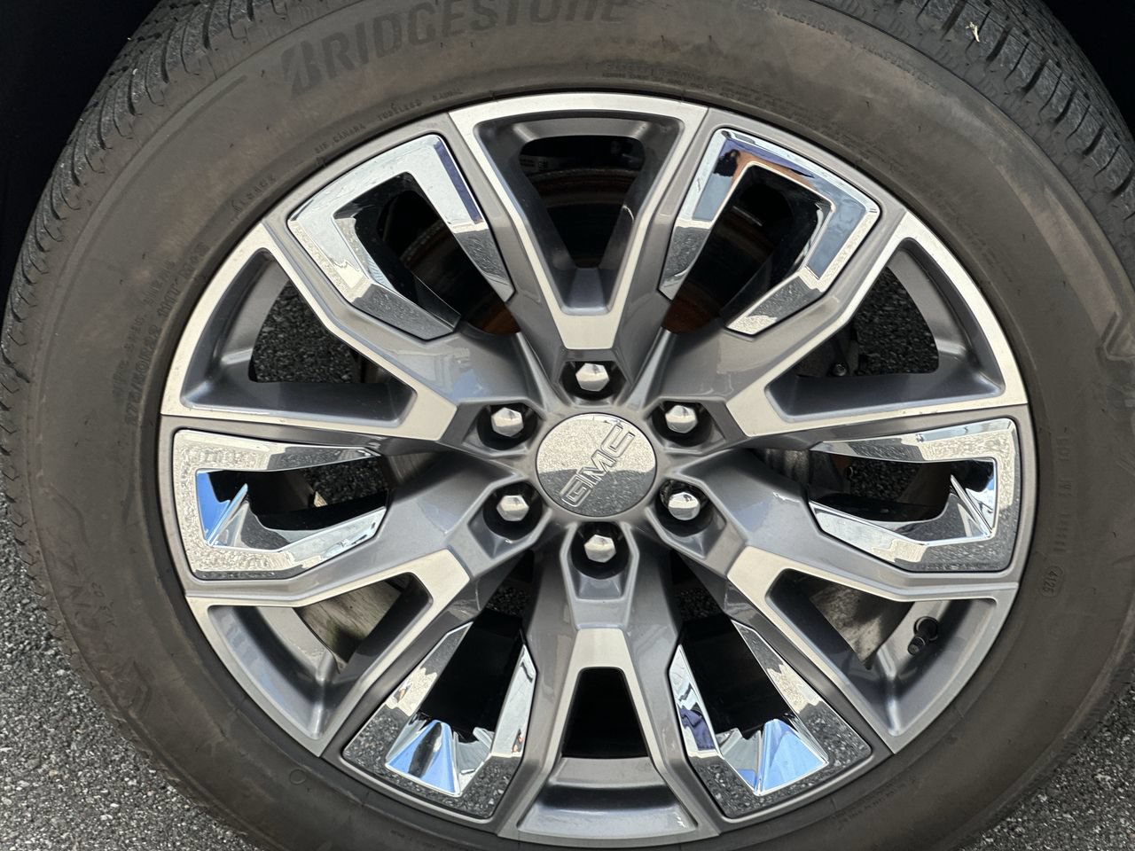 Used 2024 GMC Sierra 1500 Denali AWD/4WD image 2