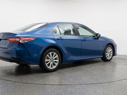 Used 2025 Toyota Camry LE FWD image 9