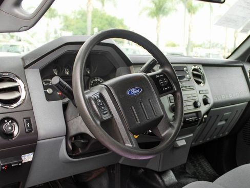 Used 2016 Ford F550 4x4 Crew Cab Super Duty image 21