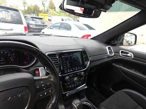 Used 2019 Jeep Grand Cherokee SRT image 17