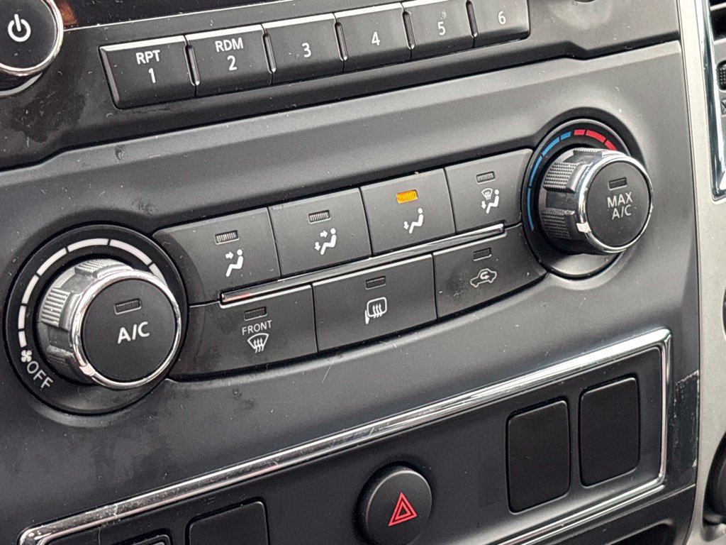 Used 2017 Nissan Titan SV AWD/4WD image 25