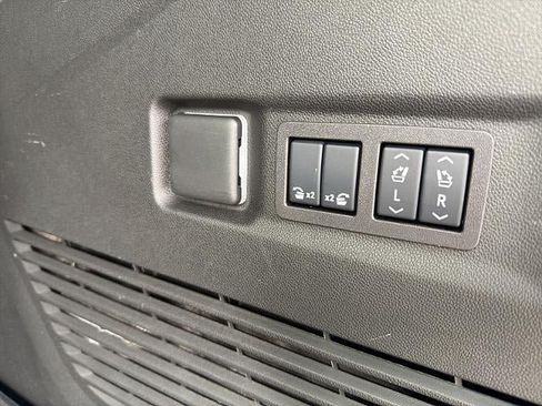 Used 2025 GMC Yukon XL Denali Ultimate w/ LPO, Floor Liner Package AWD/4WD image 13