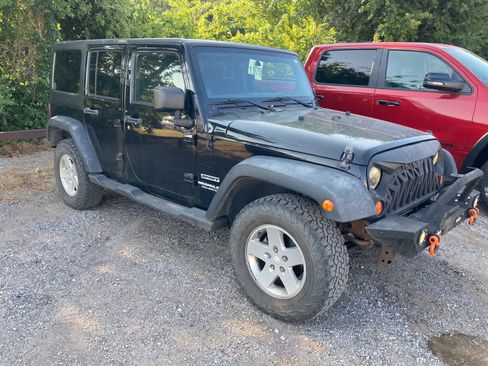 Used 2012 Jeep Wrangler Unlimited Sport AWD/4WD image 9