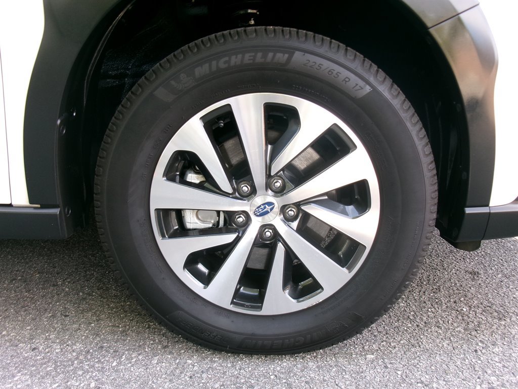 Used 2023 Subaru Outback Premium AWD/4WD image 38