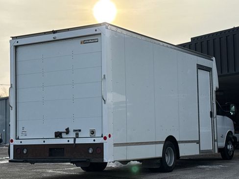 Used 2021 Chevrolet Express 4500 4500 Van w/ Power Convenience Package image 8