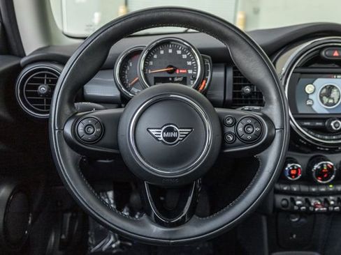 Used 2019 MINI Cooper 2-Door Hardtop image 8