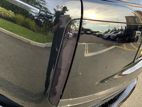 New 2025 Land Rover Range Rover SE image 14