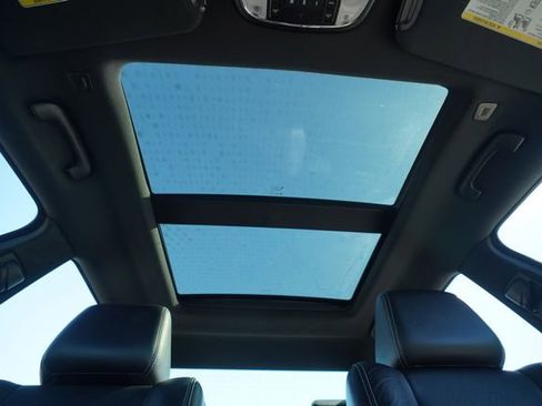 Used 2023 Chrysler 300 S image 10