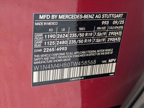 Used 2026 Mercedes-Benz GLB 250 4MATIC image 17