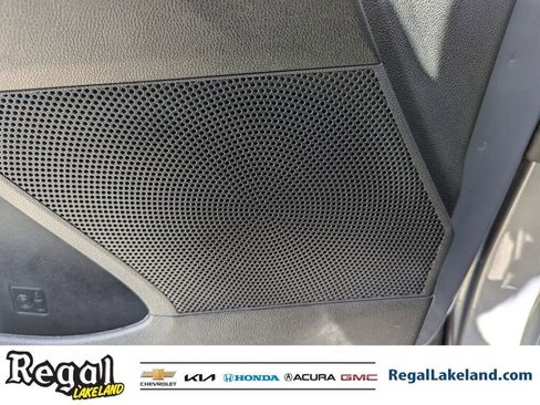 Used 2025 Kia Sorento S w/ Panoramic Sunroof Package image 16