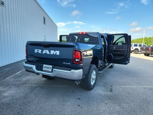 Used 2025 RAM 2500 Big Horn AWD/4WD image 18
