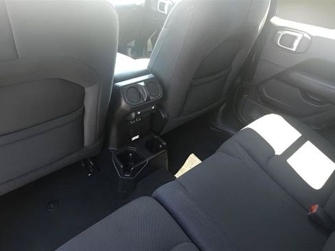 Used 2021 Jeep Wrangler Unlimited Sahara AWD/4WD image 22