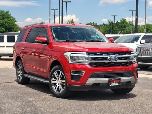 Used 2022 Ford Expedition Limited AWD/4WD image 2