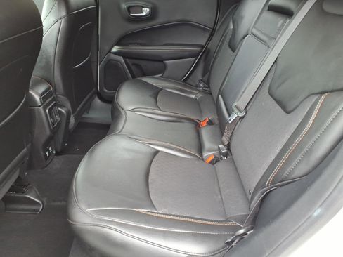 Used 2019 Jeep Compass Latitude w/ Cold Weather Group image 9