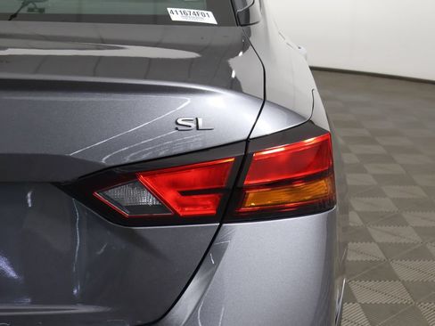 Used 2023 Nissan Altima 2.5 SL FWD image 17