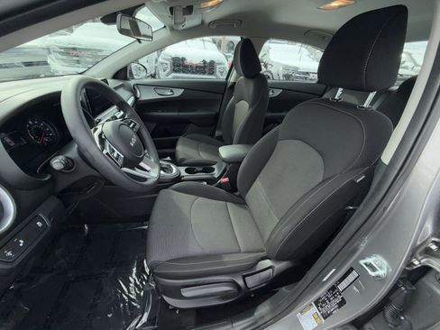 Used 2023 Kia Forte LXS w/ LXS Technology Package image 13