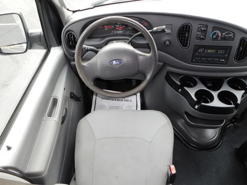 Used 2006 Ford E-150 and Econoline 150 image 22