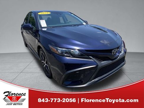 Used 2021 Toyota Camry SE FWD image 1