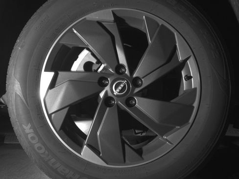 Used 2025 Nissan Rogue SV image 15