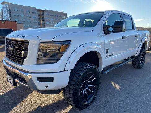 Used 2023 Nissan Titan SV w/ SV Convenience Package AWD/4WD image 2
