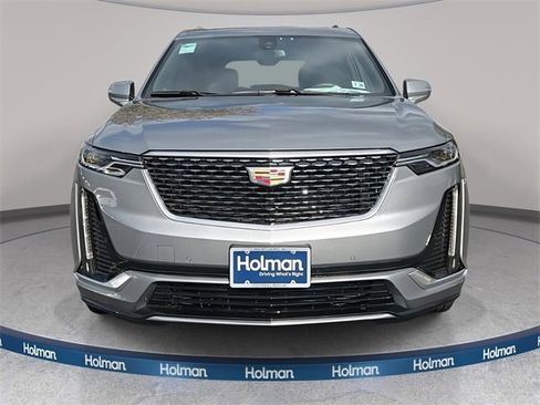 New 2025 Cadillac XT6 Luxury image 2