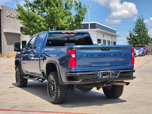Used 2024 Chevrolet Silverado 2500 ZR2 w/ Technology Package AWD/4WD image 3
