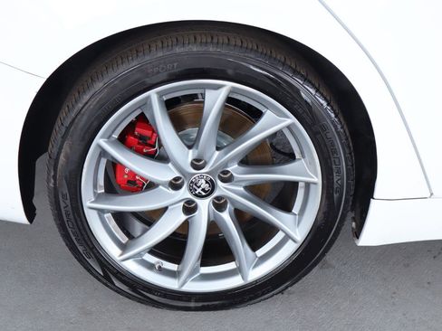 Used 2022 Alfa Romeo Giulia Sprint RWD image 5
