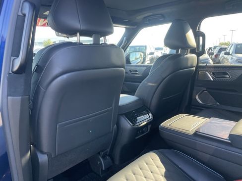 Used 2025 INFINITI QX80 Autograph image 26