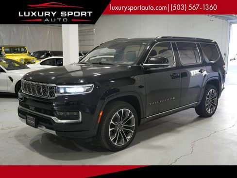 Used 2022 Jeep Grand Wagoneer Series III w/ Rear Seat Video Group 1 AWD/4WD image 1
