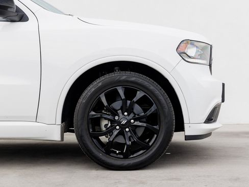 Used 2019 Dodge Durango SXT image 11