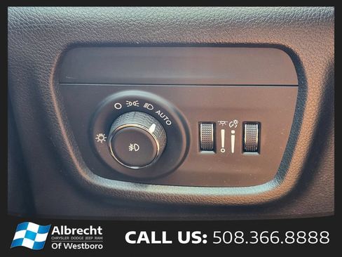 Used 2022 Jeep Grand Cherokee Summit w/ Adv Protech Group IV AWD/4WD image 25
