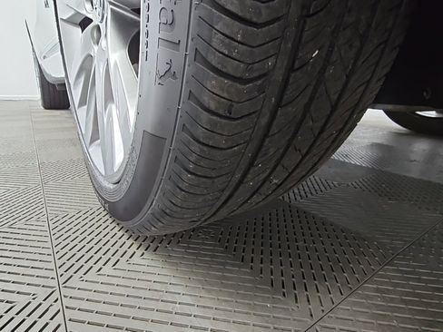 Used 2023 Buick Envision Avenir image 51