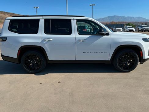 New 2026 Jeep Grand Wagoneer Limited AWD/4WD image 6