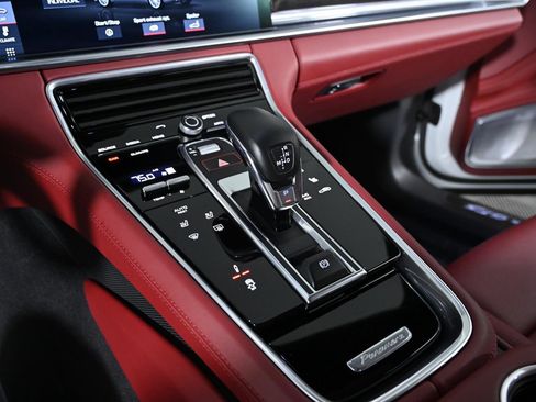 Used 2020 Porsche Panamera GTS image 21