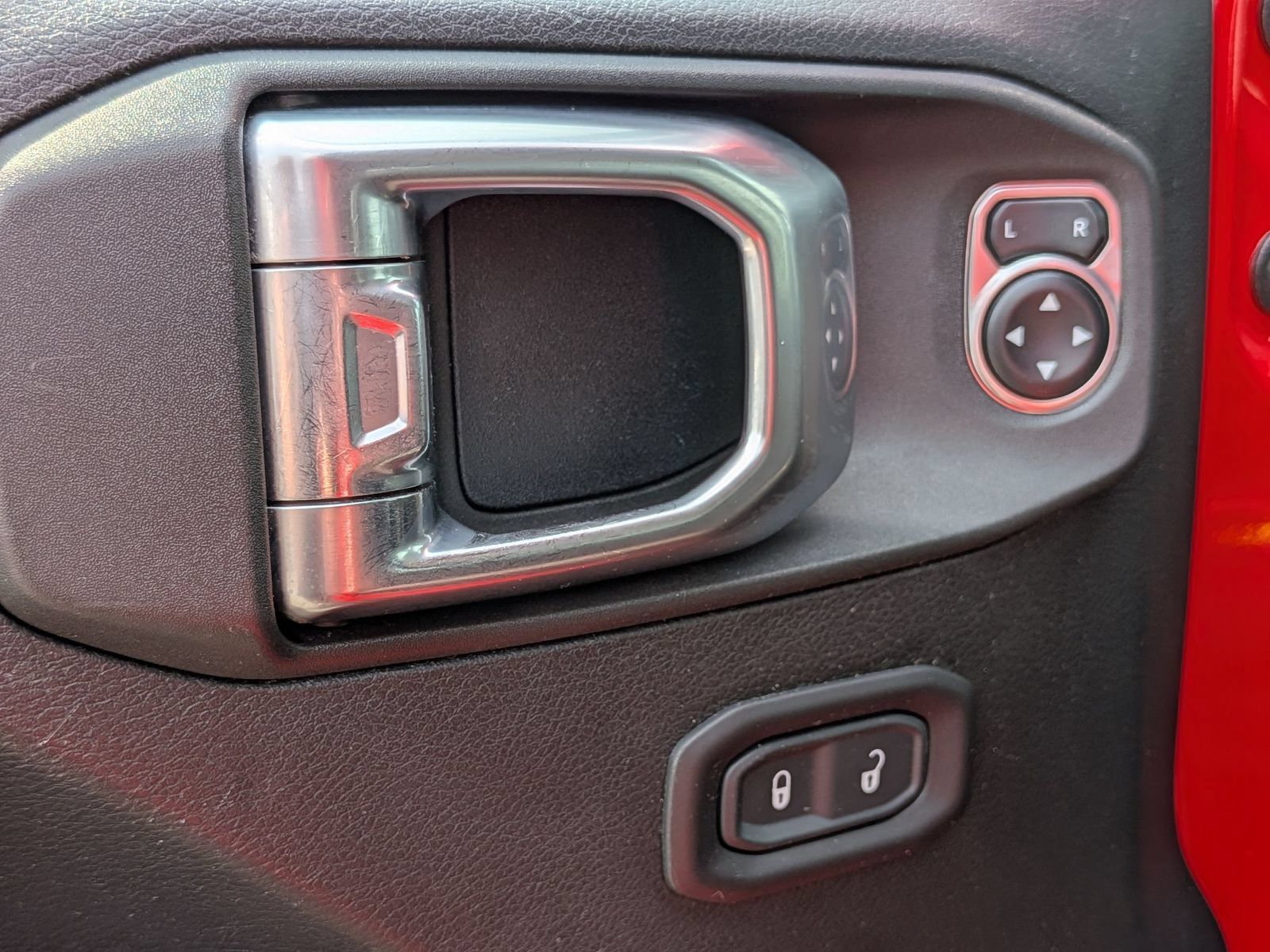 Used 2018 Jeep Wrangler Unlimited Sport S AWD/4WD image 13