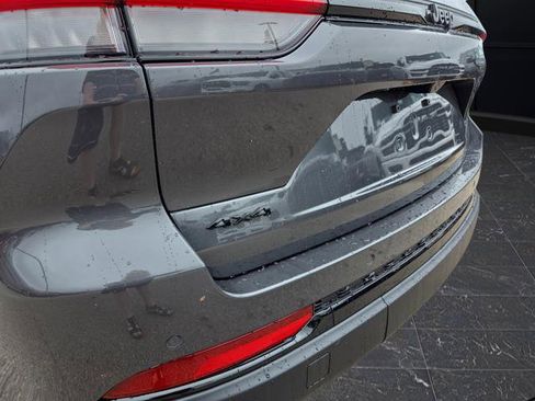 New 2025 Jeep Grand Cherokee Altitude image 36