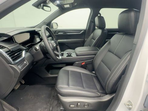 Used 2025 GMC Acadia Elevation w/ Elevation Premium Package image 5