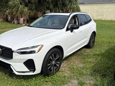 Used 2025 Volvo XC60 B5 Core w/ Protection Package AWD/4WD image 2