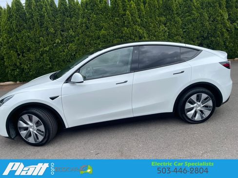 Used 2023 Tesla Model Y Long Range AWD/4WD image 6