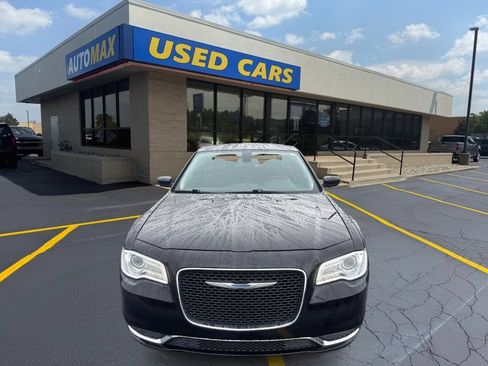 Used 2022 Chrysler 300 Touring AWD/4WD image 3