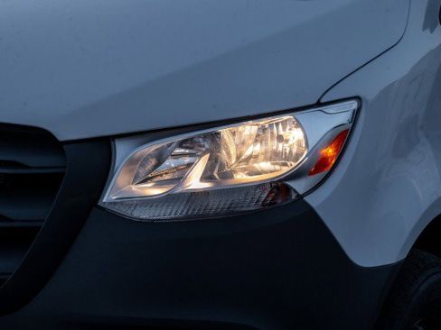 New 2025 Mercedes-Benz Sprinter 2500 image 9