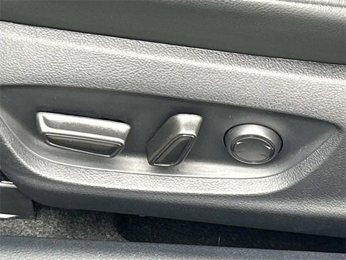 Used 2024 Toyota Camry SE image 15