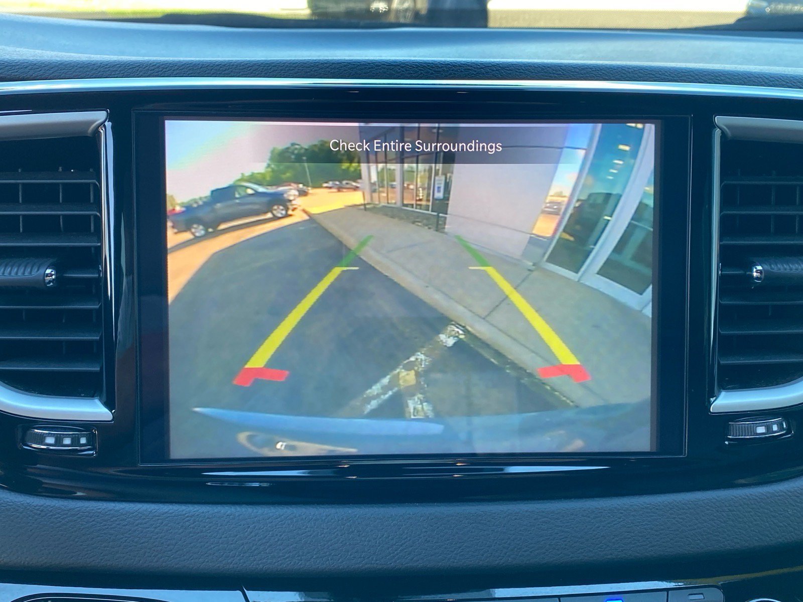 Used 2025 Chrysler Pacifica Select FWD image 14