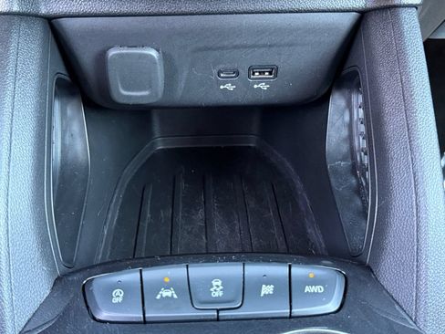 Used 2024 Chevrolet TrailBlazer LT AWD/4WD image 17